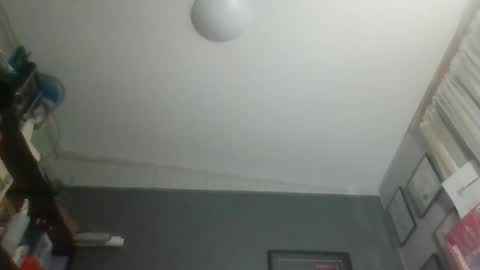 Snapshot of iwanttodoextremethings chatting on 10.24.25 iwanttodoextremethings online show from 10.24.25