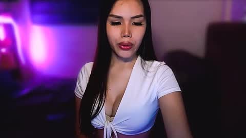 Girl next Door online show from 09.29.25