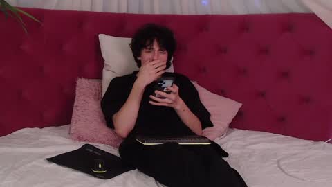 Snapshot of iwillfall_ chatting on 12.04.24 Maxim online show from 12.04.24