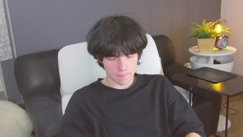 Snapshot of iwillfall_ chatting on 12.05.24 Maxim online show from 12.05.24