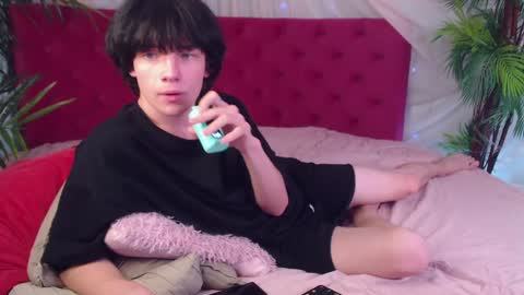 Snapshot of iwillfall_ chatting on 12.07.24 Maxim online show from 12.07.24