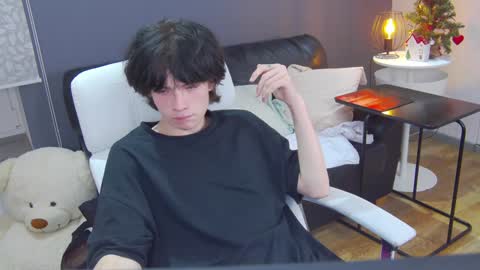 Snapshot of iwillfall_ chatting on 12.19.24 Maxim online show from 12.19.24