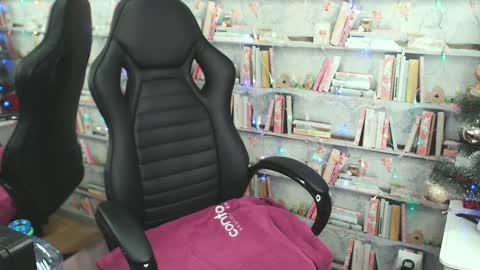 Snapshot of iwillfall_ chatting on 12.27.24 Maxim online show from 12.27.24