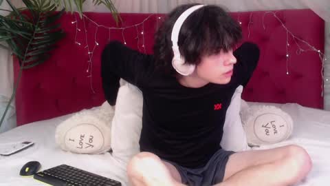 Snapshot of iwillfall_ chatting on 01.15.25 Maxim online show from 01.15.25