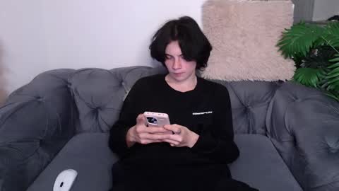 Snapshot of iwillfall_ chatting on 02.14.25 Maxim online show from 02.14.25