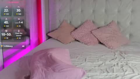 Snapshot of iwillfall_ chatting on 09.28.25 Maxim online show from 09.28.25