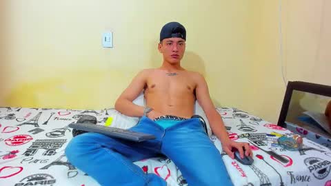 ixchell_dewei online show from 10.08.25