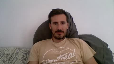 Snapshot of iyoperro chatting on 09.30.25 Casandro online show from 09.30.25