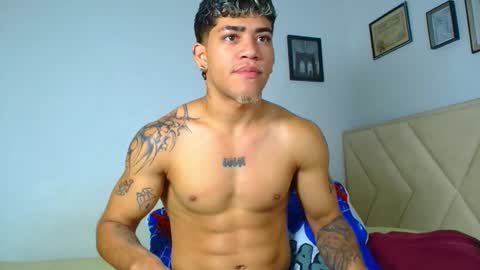 izaack online show from 02.14.26