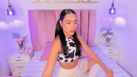 Snapshot of izanthorne chatting on 06.22.26 Izan Thorne online show from 06.22.26