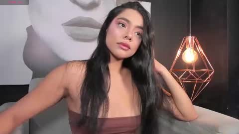 Snapshot of izanthorne chatting on 07.19.26 Izan Thorne online show from 07.19.26