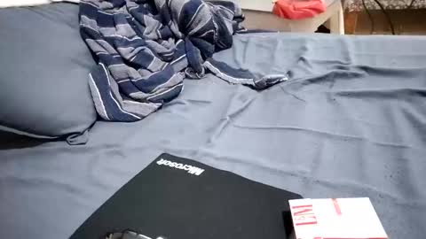 Snapshot of izarizar chatting on 02.27.25 Brooking online show from 02.27.25