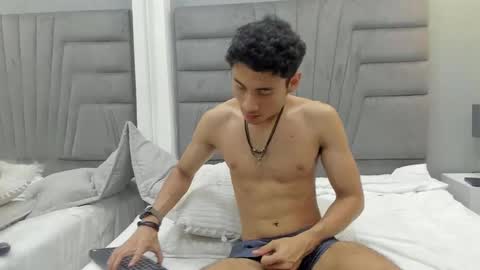 Snapshot of izato chatting on 02.26.25 izato online show from 02.26.25