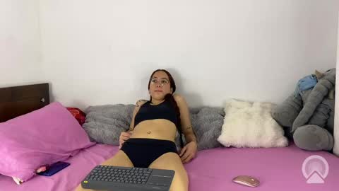 Snapshot of izhiss chatting on 09.16.25 izhiss online show from 09.16.25