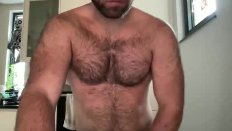 Izylduur online show from 10.14.25