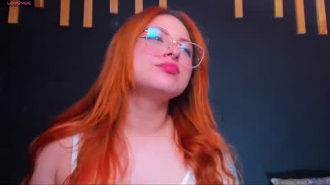 Snapshot of izyzys_baker chatting on 05.22.26 hot izys online show from 05.22.26