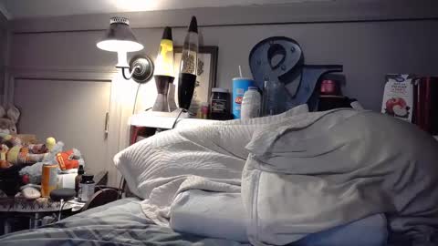 Snapshot of izzame2 chatting on 09.15.25 Willis online show from 09.15.25