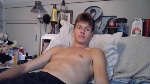 Snapshot of izzame2 chatting on 09.16.25 Willis online show from 09.16.25