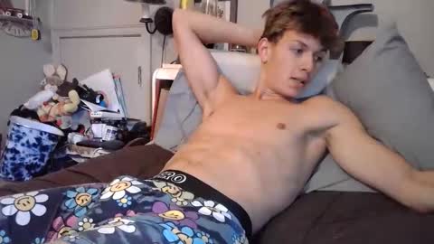 Snapshot of izzame2 chatting on 10.20.25 Willis online show from 10.20.25