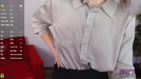 Queen of nylon  Victoria online show from 01.12.26