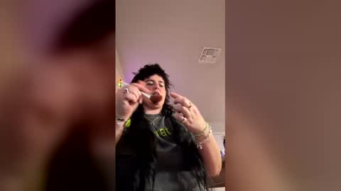 Snapshot of izzyishottttt chatting on 02.23.26 izzyishottttt online show from 02.23.26