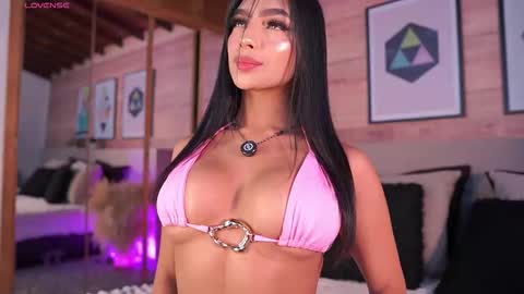 izzywild1 online show from 11.20.25