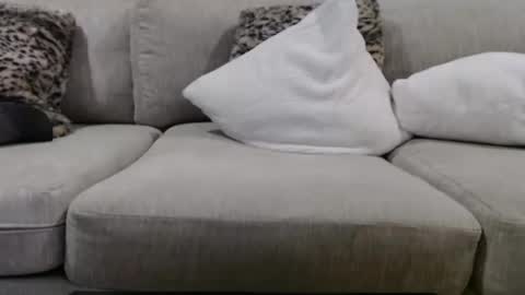 Snapshot of j335129 chatting on 12.21.25 James online show from 12.21.25