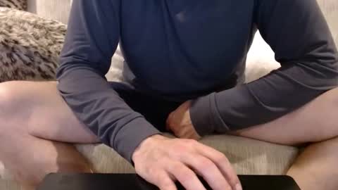 Snapshot of j335129 chatting on 01.08.26 James online show from 01.08.26