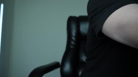 Snapshot of j_akira13 chatting on 10.05.25 Danny online show from 10.05.25