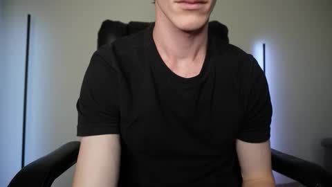 Snapshot of j_akira13 chatting on 10.09.25 Danny online show from 10.09.25