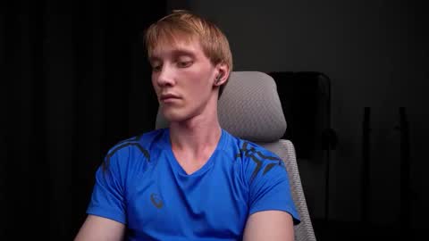 Snapshot of j_akira13 chatting on 11.04.25 Danny online show from 11.04.25