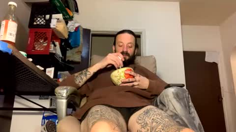 Snapshot of j_boogie_mane chatting on 12.12.24 j boogie online show from 12.12.24