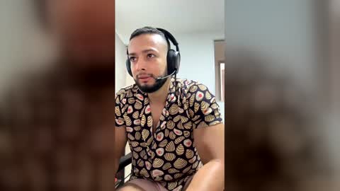 Calix  Independient model Insta and twt Calixsnake online show from 12.18.25