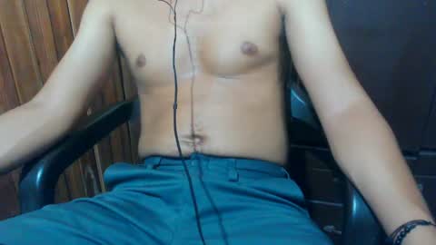 Snapshot of j_castello chatting on 05.27.26 J online show from 05.27.26