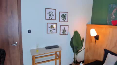 Snapshot of jabob_coper chatting on 10.02.25 David online show from 10.02.25