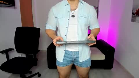 Snapshot of jace_thorne chatting on 10.11.25 Jace online show from 10.11.25