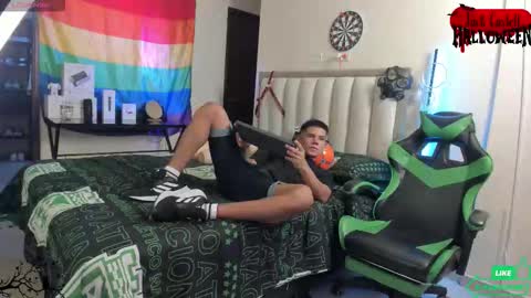 Snapshot of jack_castell chatting on 09.15.25 JACK CASTELL online show from 09.15.25