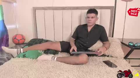 Snapshot of jack_castell chatting on 10.19.25 JACK CASTELL online show from 10.19.25