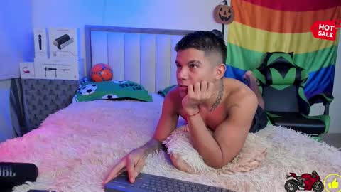 Snapshot of jack_castell chatting on 10.26.25 JACK CASTELL online show from 10.26.25