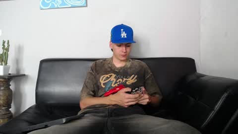 INDEPENDENT MODEL online show from 01.01.25