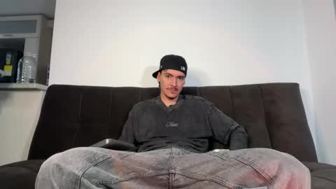 INDEPENDENT MODEL online show from 11.16.25