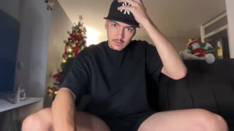 INDEPENDENT MODEL online show from 12.05.25