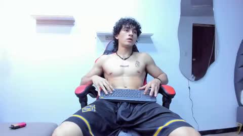 Snapshot of jackestaylor chatting on 09.13.25 Jackes Taylor online show from 09.13.25