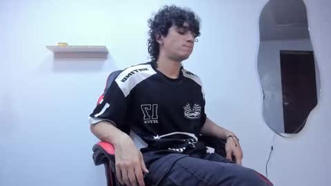 Snapshot of jackestaylor chatting on 09.22.25 Jackes Taylor online show from 09.22.25