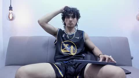 Snapshot of jackestaylor chatting on 09.26.25 Jackes Taylor online show from 09.26.25