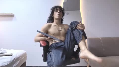 Snapshot of jackestaylor chatting on 02.11.26 Jackes Taylor online show from 02.11.26