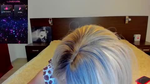 Snapshot of jacksallyevans chatting on 02.11.25 sallyevans online show from 02.11.25