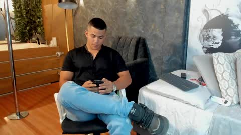 Snapshot of jacksonbell9 chatting on 01.27.25 Jackson Bell online show from 01.27.25