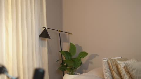 Snapshot of jacksonbell9 chatting on 02.04.25 Jackson Bell online show from 02.04.25