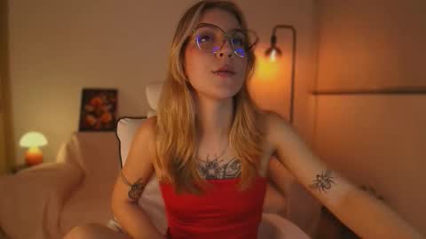 Linda Sofia help me get to 100 thumbs up online show from 10.12.25